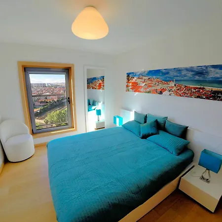 Superior In Apartment *